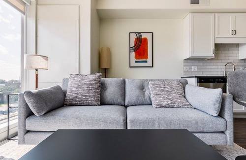 Elmhurst Apartamento | Blueground | Elmhurst, pool, nr Elmhurst Art Museum