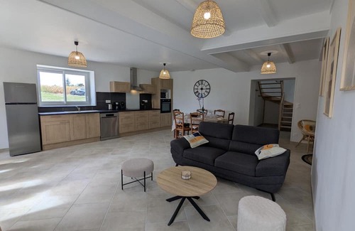 Challignac Cabaña | Casa charente renovada con jardín privado y estacionamiento