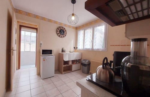 Cloyes-sur-le-Loir Cabaña | Gîte Saint Lubin: Confort familiar y encanto local