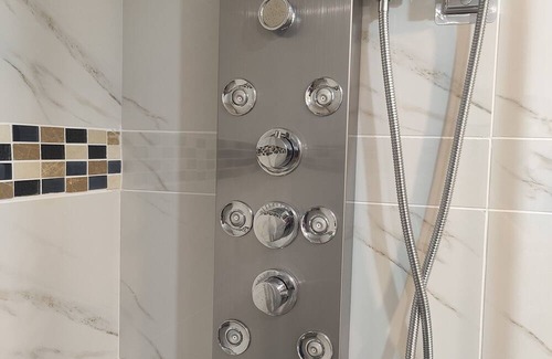Jamboree Heights Apartamento | Private Guest Studio with Ensuite for Long Short Stay