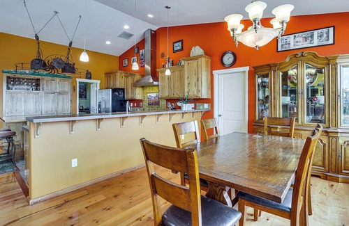 Thurston Casa | 10 Mi to Eugene: Countryside Home w/Mtn Views!