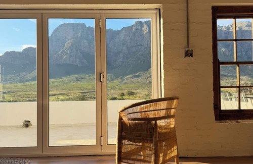 Pniel Cama Y Desayuno | Villa Verde, farm stay in the winelands with views for days.