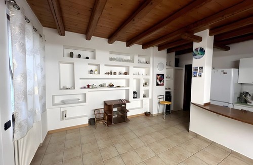 Monguzzo Apartamento | Apartment 'La Casa Del Barba' with Wi-Fi