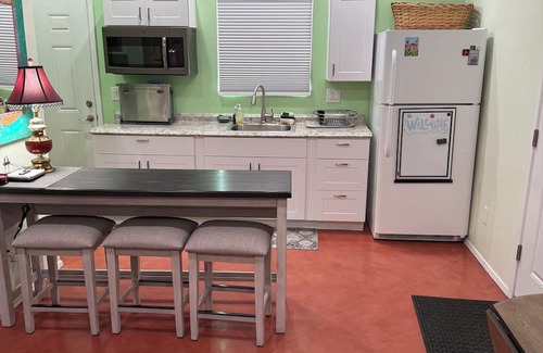 Peter Howell Cabaña | Charming Cottage in central Tucson with AC