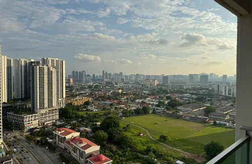 Sentul Pasar Apartamento | Maxim City Lights, 28th Floor City View with Balcony