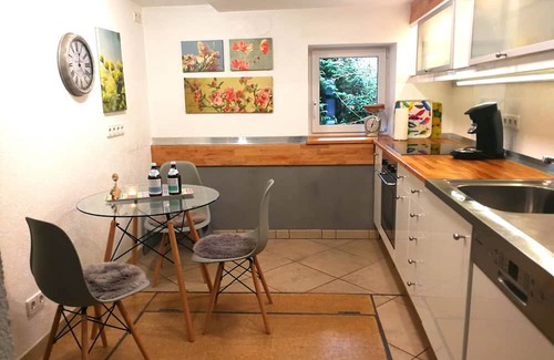 Hagelloch Apartamento | Apartment 'Graf' with Private Terrace, Shared Garden and Wi-Fi