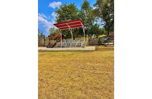 Huasca de Ocampo Cabina | Rustic cabin with games Chiquis by Gestor C3