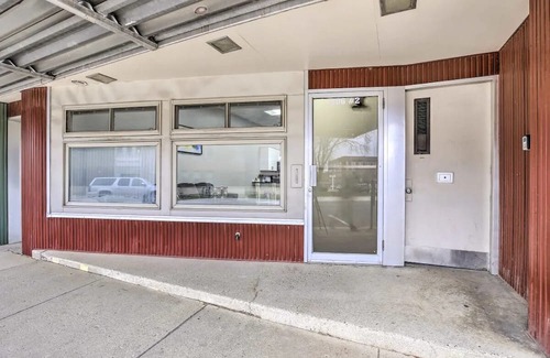 Albert Lea Apartamento | The Loft small studio apartment on the 2nd floor. Private, Small & Affordable