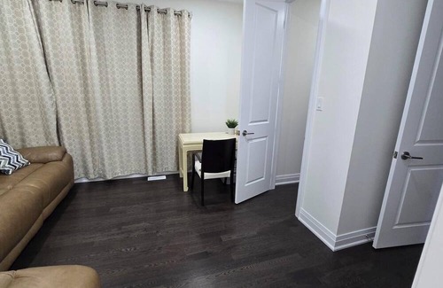 Vaughan Casa | All the luxuries of Home, 25mins to Airport & 5kms to Canada's Wonderland!