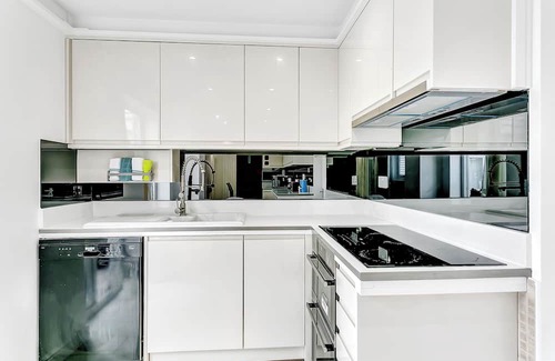 Bierton Apartamento | Aspen Cl – Private Room in 4-Bed Retreat with Gym