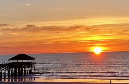 Cocoa Beach Complejo | 2-bedroom resort in awesome Cocoa Beach with AC.
