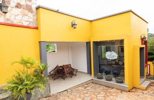 Berekuso Apartamento | Lovely apartment with AC in charming Berekuso