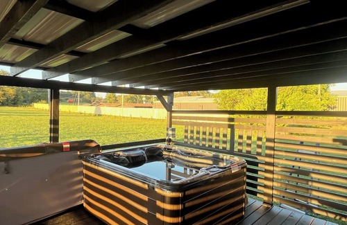 Mize Cabina | New 20-Acre Cabin Escape, Trail to Licking River, Close to Cave Run Lake Fun