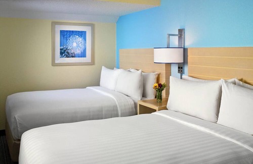 Tucson Hotel | Comfort and Convenience! Pet-Friendly Stay w/Free Breakfast & Pool Access!