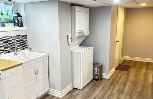 Ajax Casa | 🏡 Beautiful Ajax Retreat – Comfort, Space, and a Great Location!