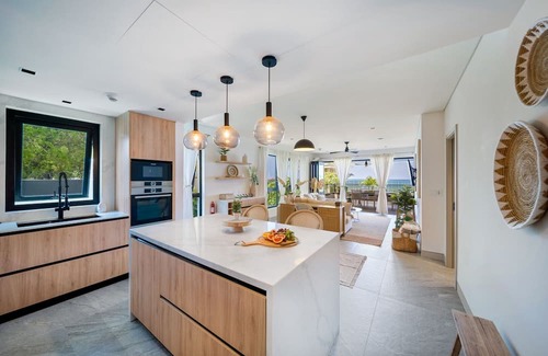 Brighton Villa | Allure 101 Summary: W