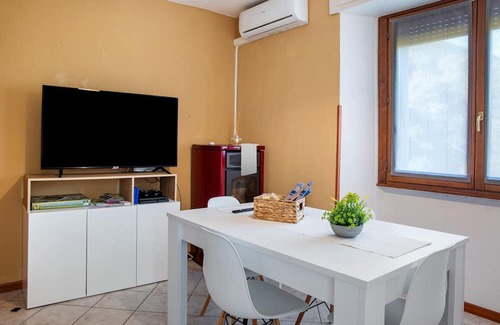 Castello dell'Acqua Apartamento | Apartment 'La Terrazza' with Mountain View, Wi-Fi and Air Conditioning