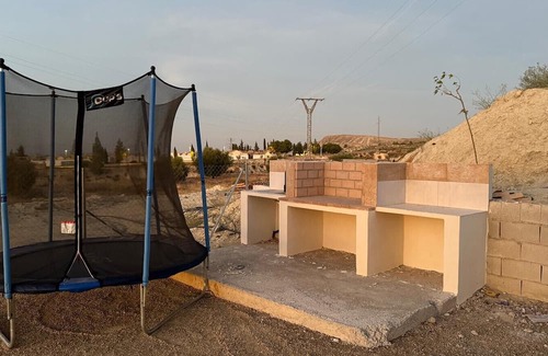 Albudeite Casa | Holiday Home 'Casa Rural El Jardín De Sara' with Mountain View, Wi-Fi and Air Conditioning