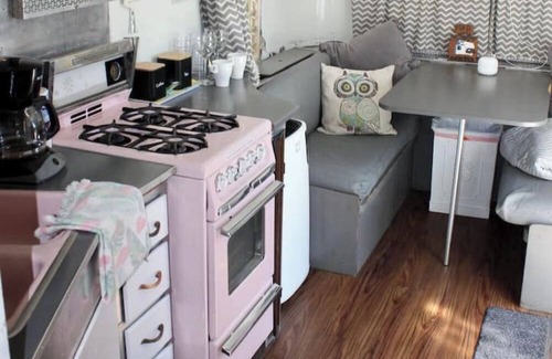 South Salt Lake Cabaña | Year round: 1959 Airstream Shiny Tiny Home HOT TUB