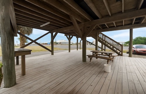 Golden Meadow Casa | Waterfront Camp with Loft, Private Dock & Plenty of Parking