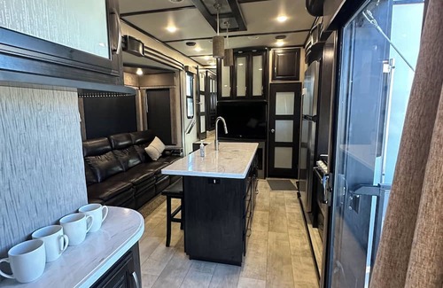 Toquerville Casa | Luxury RV Camper Southern UTAH!