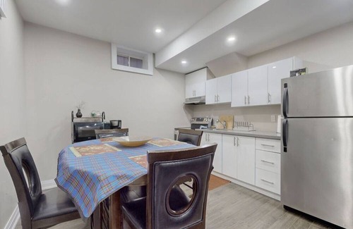 Ajax Casa | Basement SuitenWelcome to your home away from home Our private basement suite