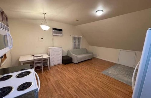 Bethpage Apartamento | Fully furnished 1 BR apartment just 2.1 miles away from the 2025 Ryder Cup.