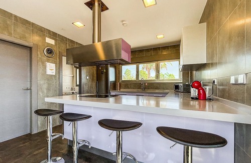 Yecla Casa | Stunning home in Yecla with private swimming pool, can be inside or outside