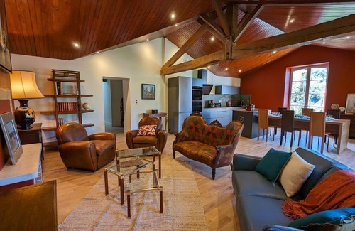 Pranzac Cabaña | Gran casa con piscina privada, wifi y mascotas permitidas para 15 pers.