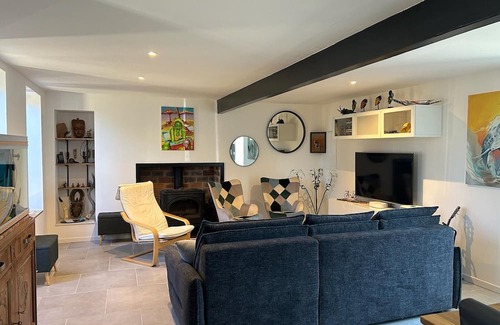 Louroux-de-Bouble Casa | Quiet family home with large garden