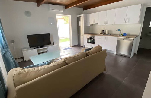 San Bartolome de Tirajana Apartamento | Holiday Apartment 'Finca By Fataga Maspalomas' with Balcony, Wi-Fi and Air Conditioning