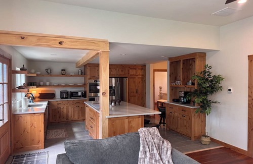 Saint Jo Casa | Emma Sue-walking distance to Red River Station