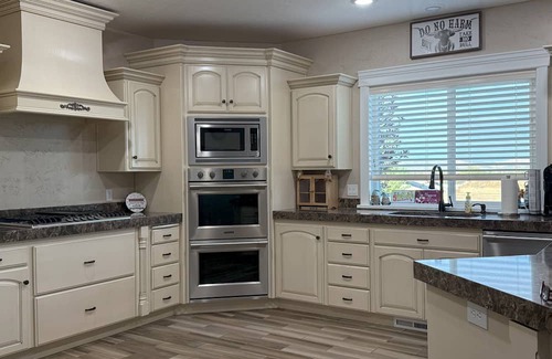Nephi Casa | Charming 4-bed 3.5 bath house w/mountain views in Nephi - sleeps up to 10 guests