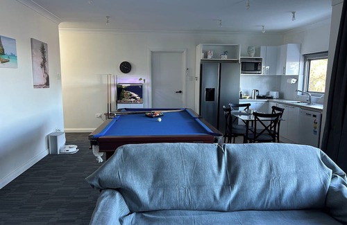 Tascott Condominio | Relax or work all is good.