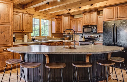 Harrison Valley Casa | Game Room + Fire Pit: Sprawling Westfield Retreat!