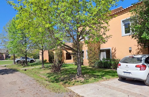 Manuel Alberti Casa | House in gated community. Pilar. Month of January