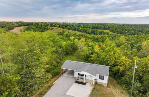 Williamstown Casa | Hillside Home 5 Mi to the Ark in Williamstown!
