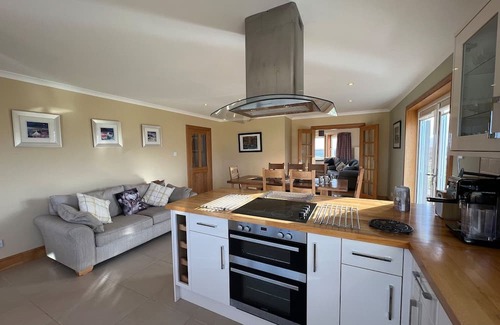 Homore Cabaña | AIRIGH NAM FIADH, family friendly, with open fire in Creagorry