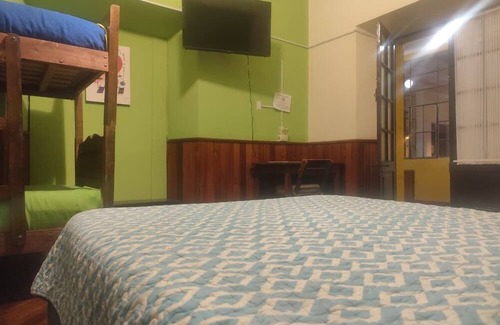 Sucre Hotel | Double room with shared bathroom