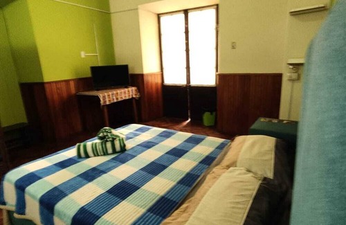 Sucre Hotel | Double room with shared bathroom