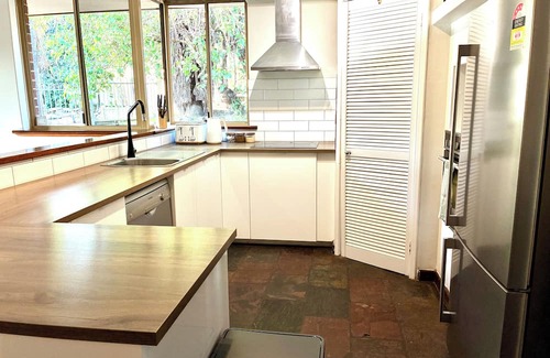 Heathridge Casa | Sun Soaked House close to Joondalup City and Beach