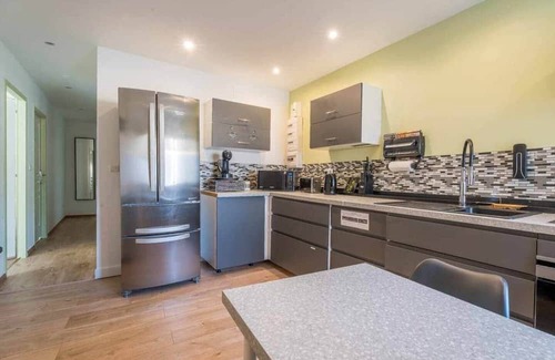 Woippy Cama Y Desayuno | Chambre 30m² - Salon privé - 2TV - Wifi - 120m²