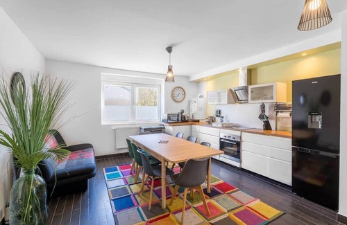 Woippy Casa | House 240m² - 7ch - 16pers' - 2sdb - 10TV - Wifi