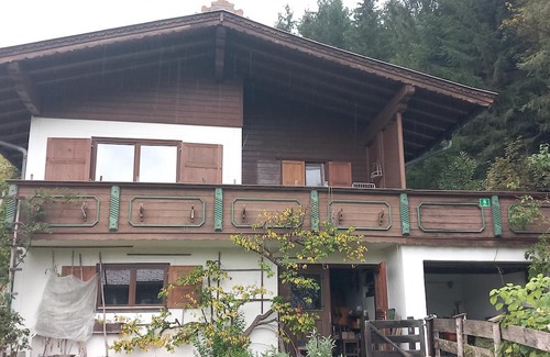 Oberndorf in Tirol Casa | Quaint holiday home with garden and views