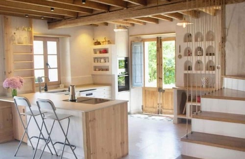 Colunga Casa | Newly Renovated Designer House 10 mins from Beach, Great location