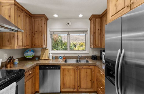 Elkhorn Village Condominio | Fairway Haven with Private hot tub!