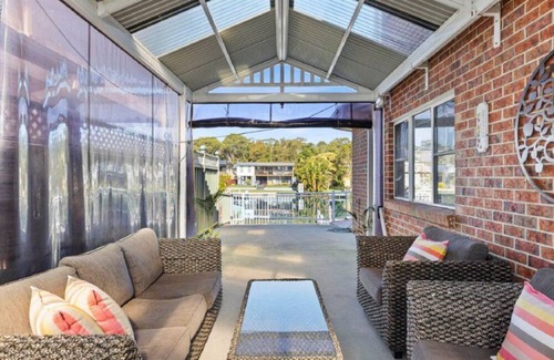 Sussex Inlet Casa | Palatial Multi family Waterfront