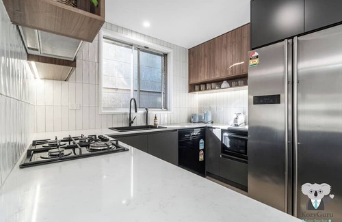 Rozelle Casa | KozyGuru | Rozelle | Sunny Brick Gem + Parking