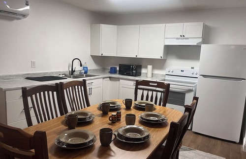 Mount Gay Apartamento | 2 bed 1 bath. sleeps 6 in Logan. Located near HMTS access points, dining, shops