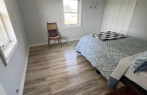 Langton Otro | Pet-friendly farm stay with cozy rooms, open fields, and peaceful sunsets!